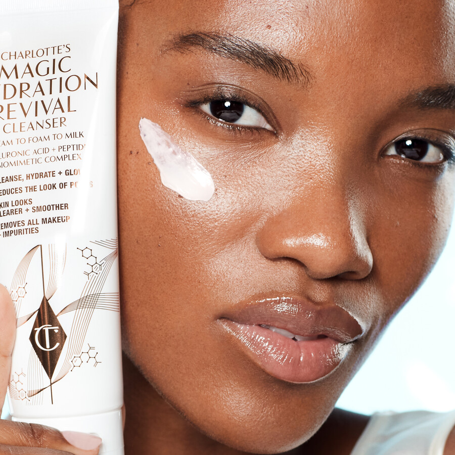 charlottes magischer hydrations-revival-reiniger