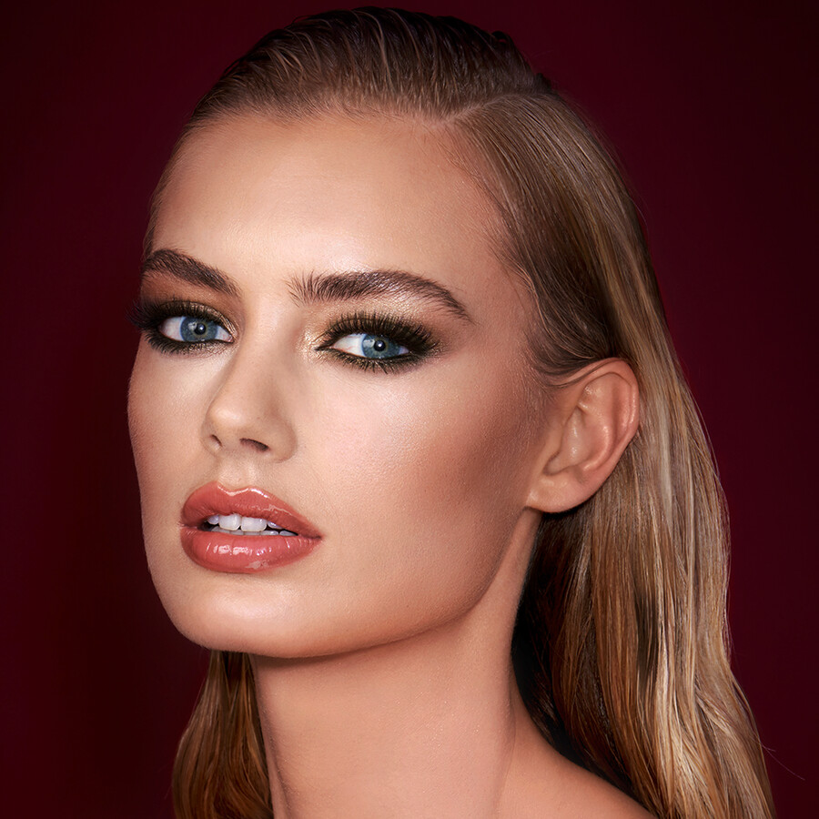 cheek to chic